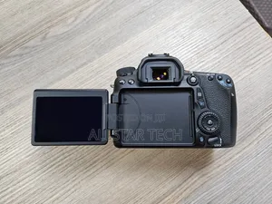 Canon EOS 70D DSLR Camera (Body Only)
Clean Unit! 