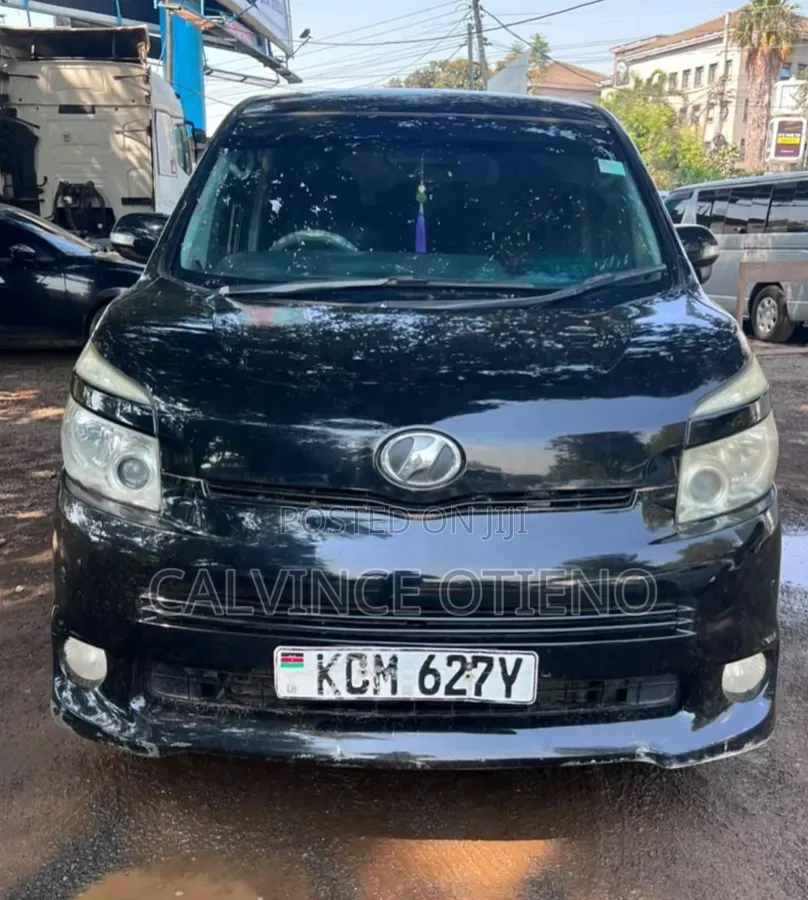 Toyota Voxy 2011 Black
