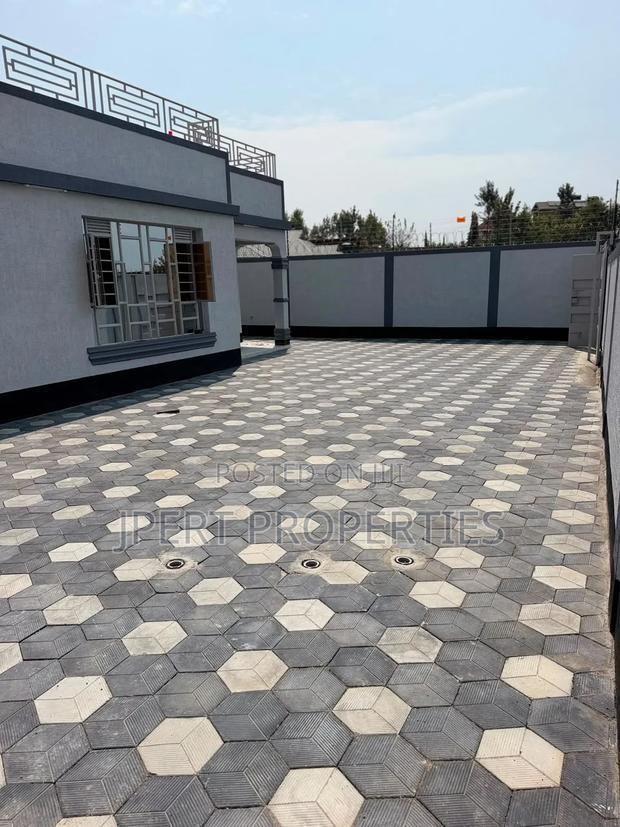 3bdrm Bungalow in Mugutha, Kimbo for sale - thumbnail 3