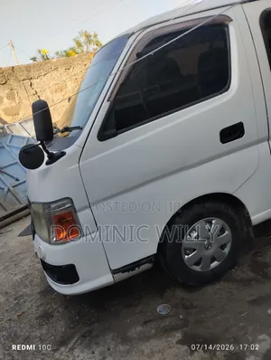 Nissan Caravan 2010 White