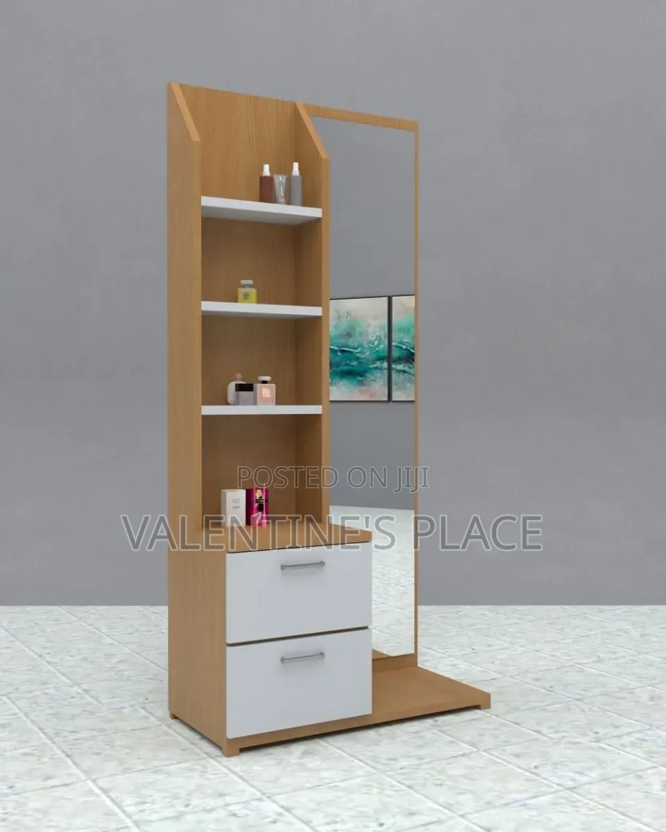 Dressers/Dressing Tables