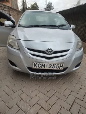 Toyota Belta 2012 Silver