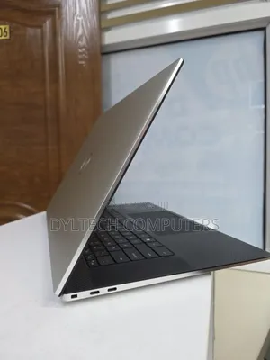 Laptop Dell XPS 17 9720 32GB Intel Core i7 SSD 1T