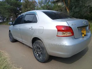Toyota Belta 2009 Silver