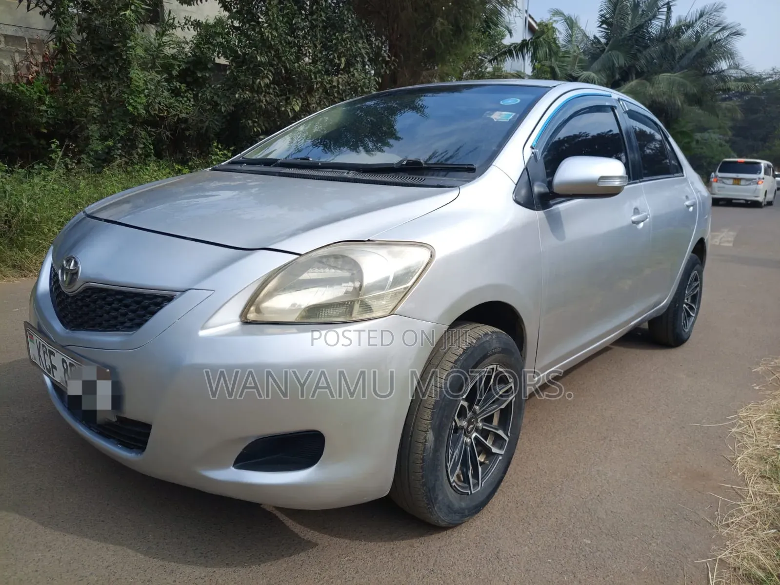 Toyota Belta 2009 Silver
