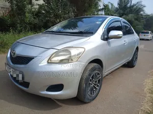 Toyota Belta 2009 Silver