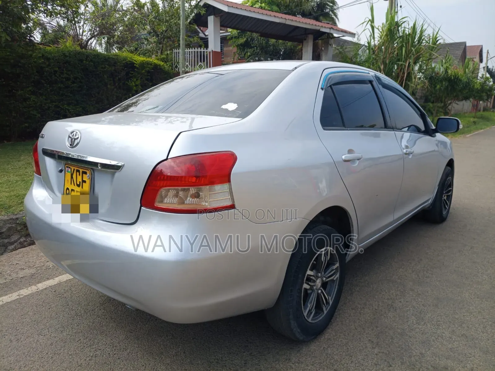 Toyota Belta 2009 Silver
