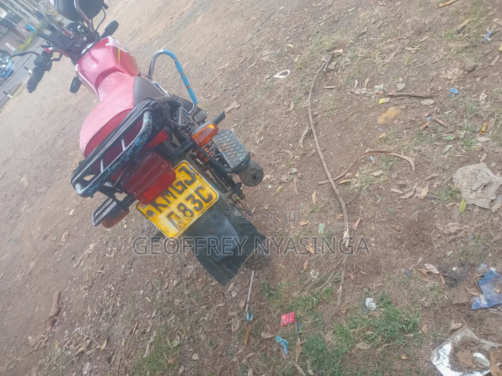 Honda CB 2023 Red