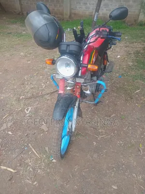 Honda CB 2023 Red