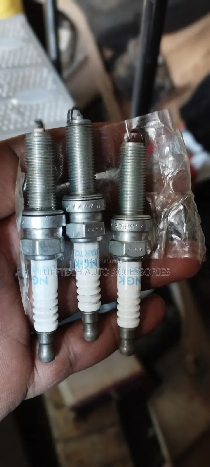 Car Engine Service and Plugs Replace