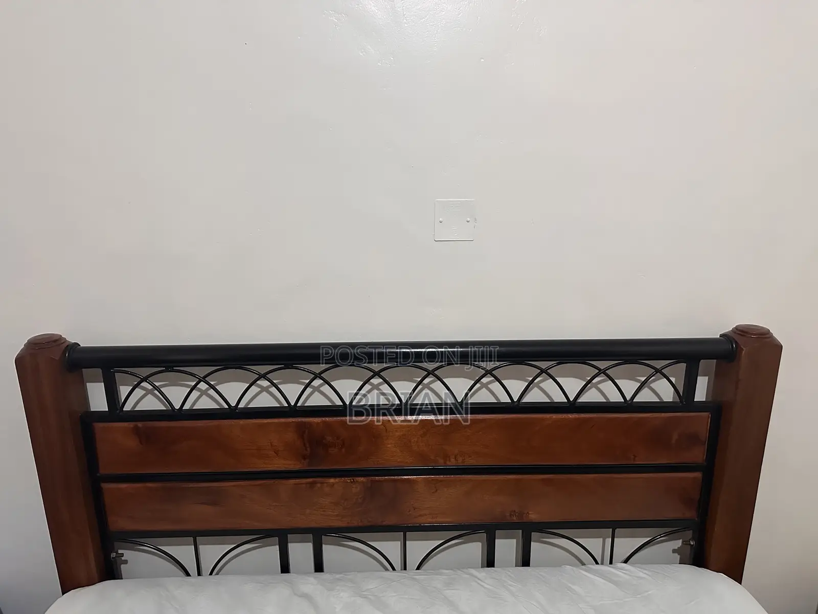 5 by 6 Metal/Wood Frame