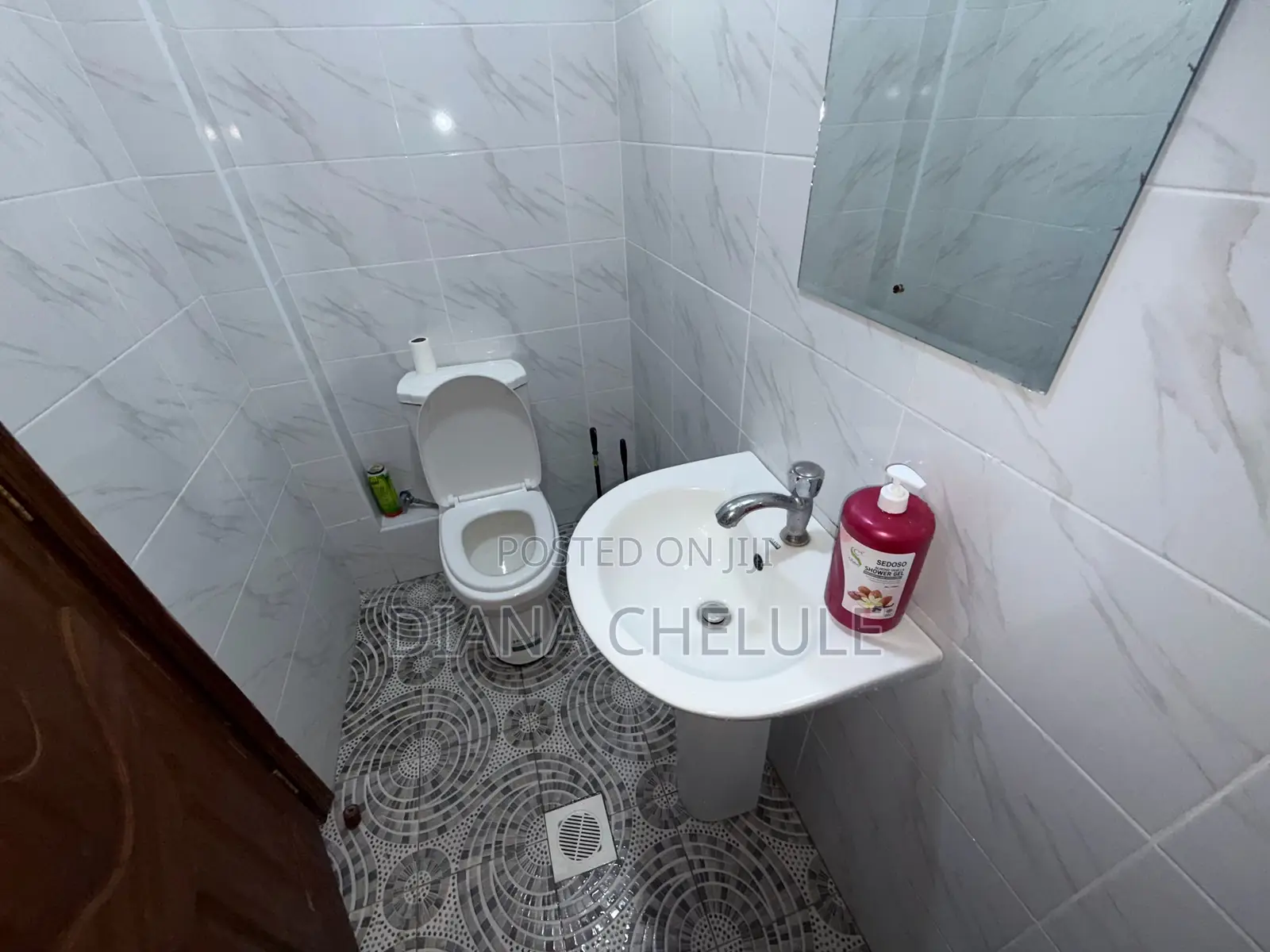 Clean Affordable Studios Airbnb Along 4th Avenue Rongai