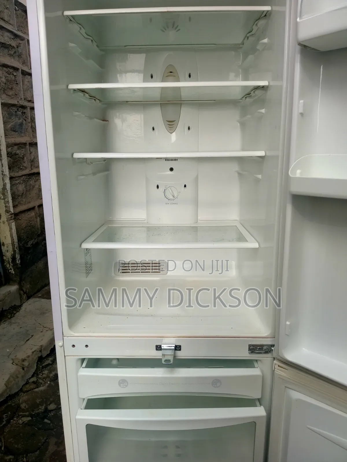 Refrigerator