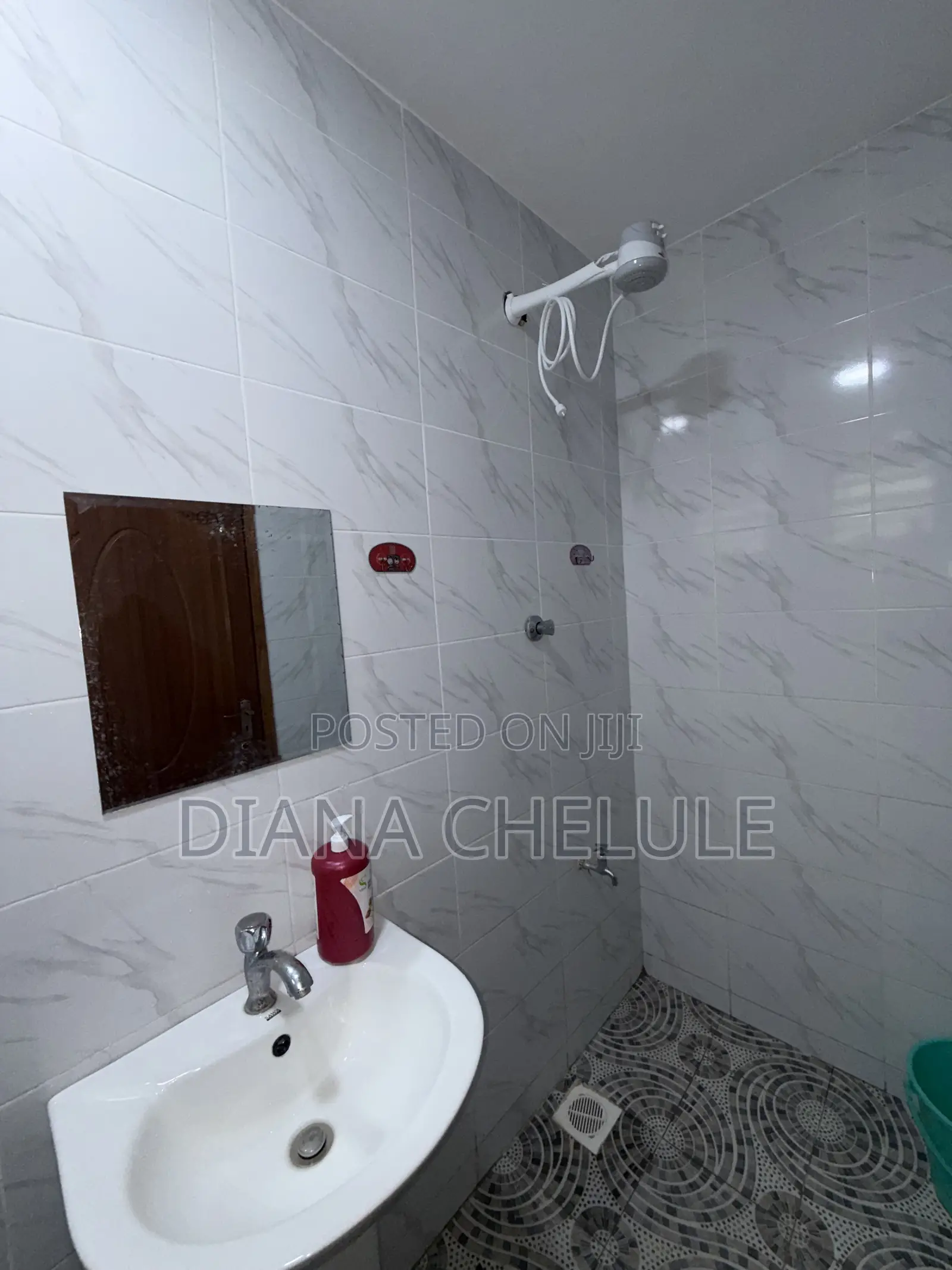 Clean Affordable Studios Airbnb Along 4th Avenue Rongai