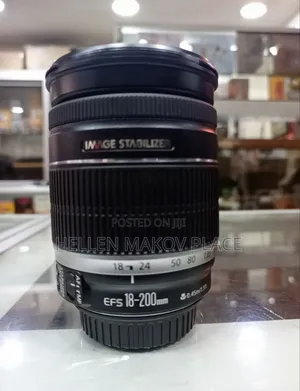 Canon EF-S 18-200mm F/3.5-5.6 IS Lens