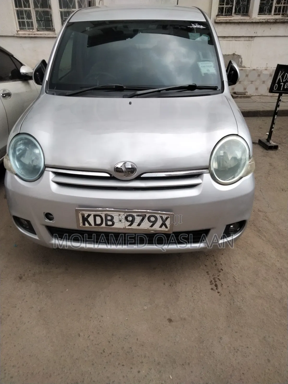 Toyota Sienta 2013 Silver