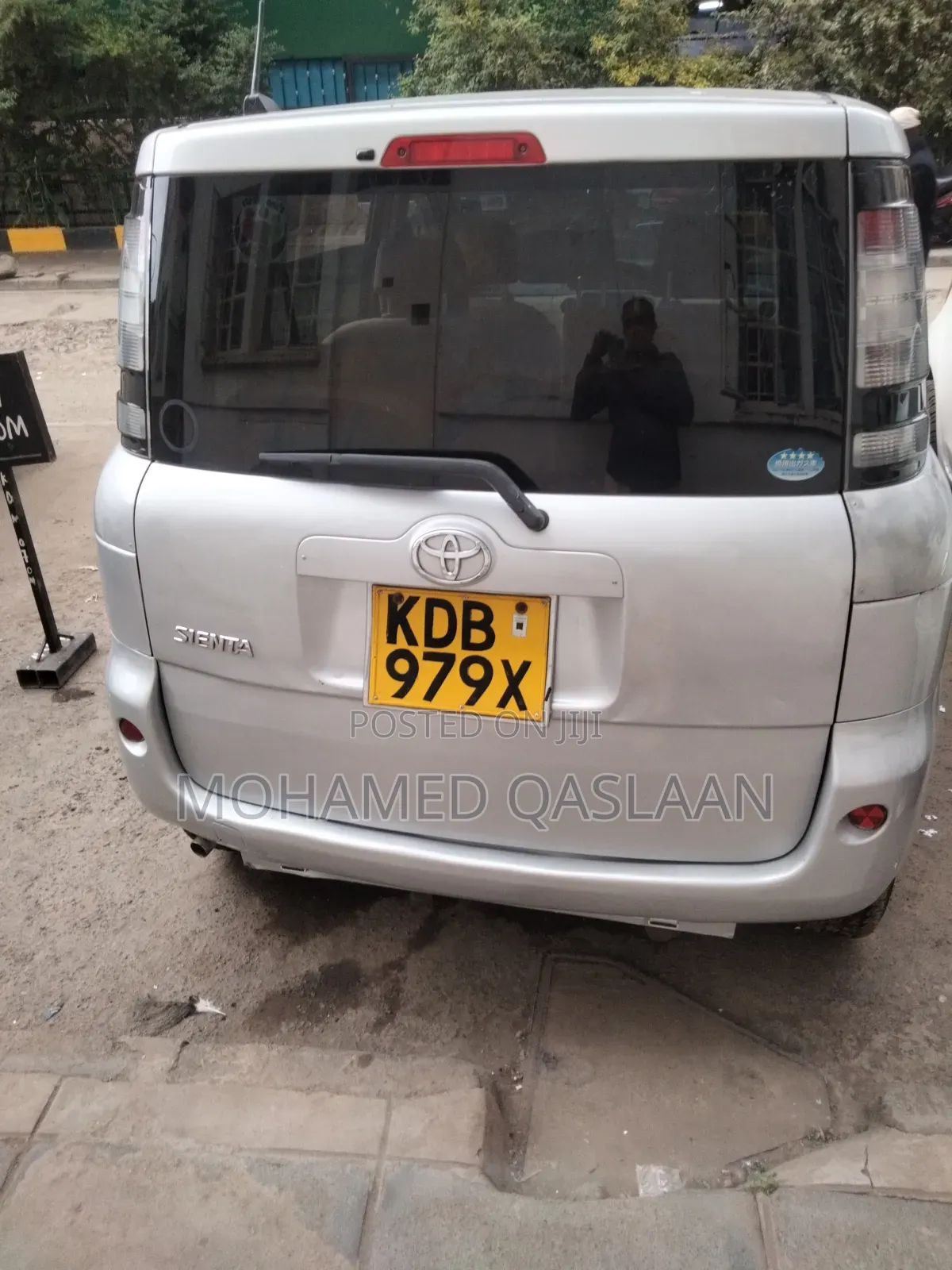 Toyota Sienta 2013 Silver