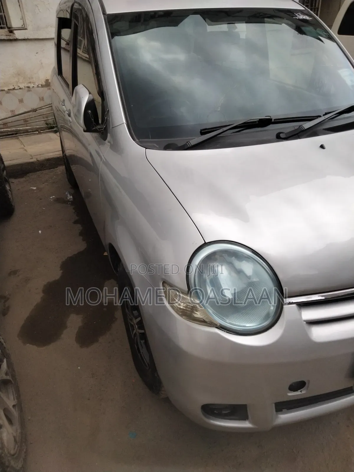 Toyota Sienta 2013 Silver