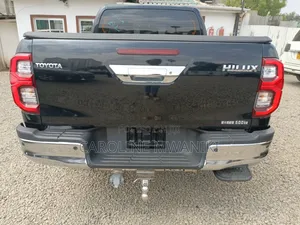 Toyota Hilux 2021 Black