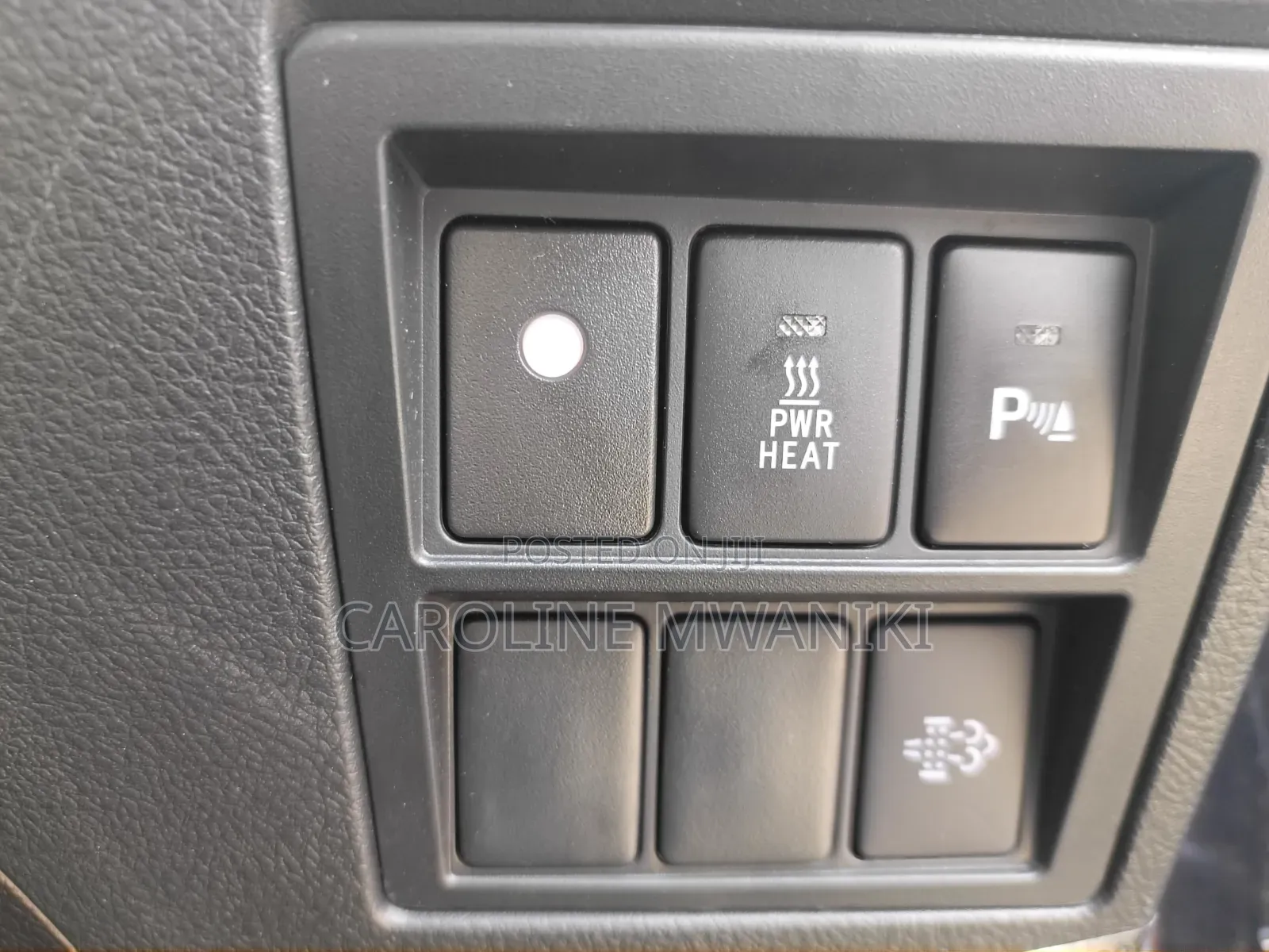 Toyota Hilux 2021 Black