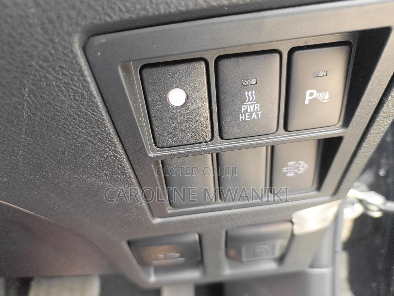 Toyota Hilux 2021 Black