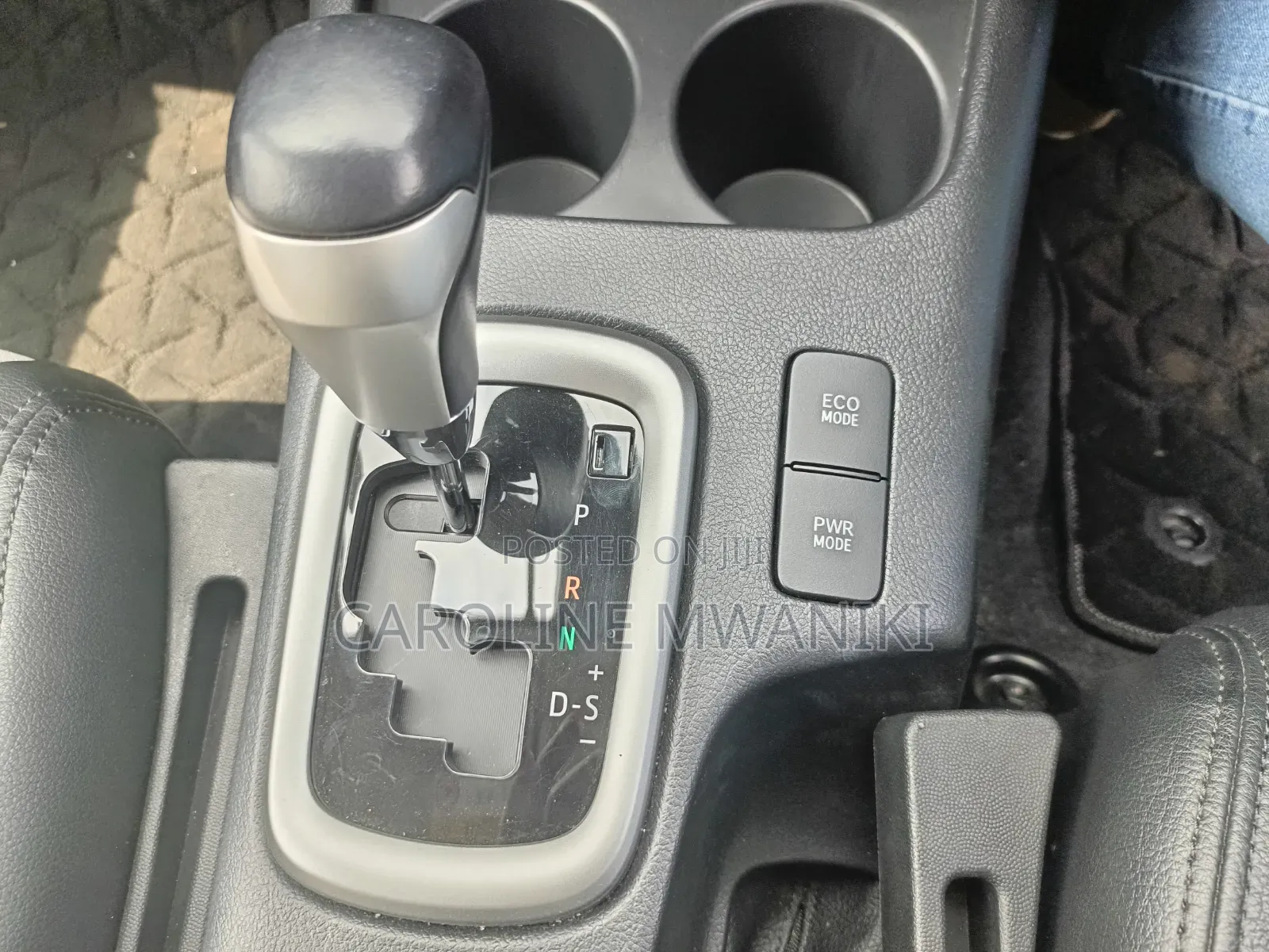 Toyota Hilux 2021 Black