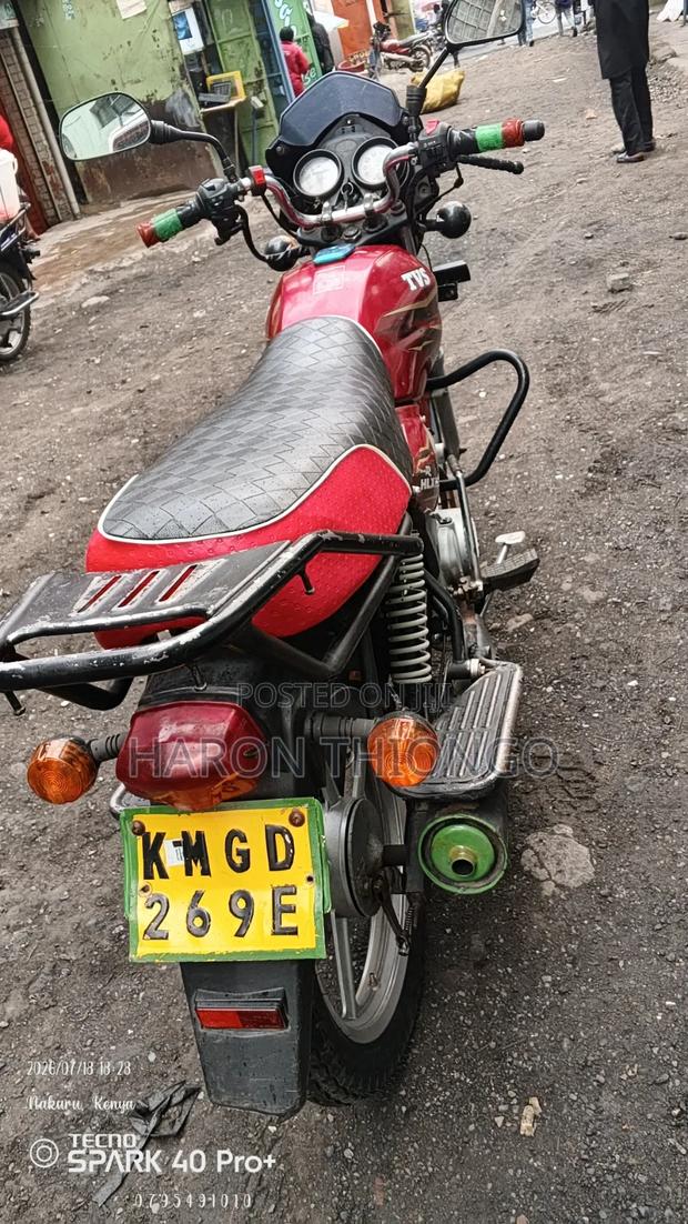 TVS HLX Plus ES 2025 Red - thumbnail 7