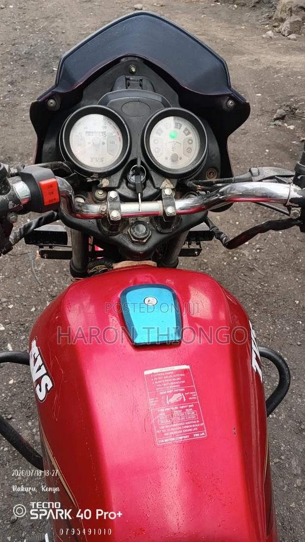 TVS HLX Plus ES 2025 Red