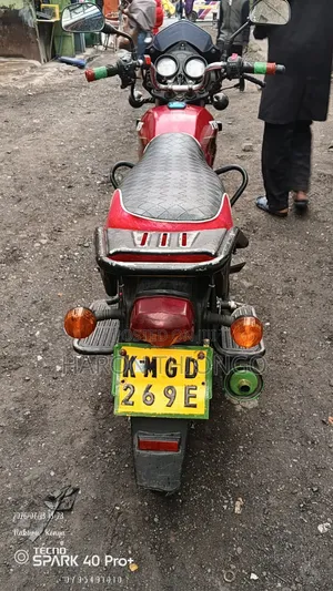 TVS HLX Plus ES 2025 Red