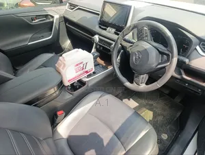 Toyota RAV4 2019 Off white