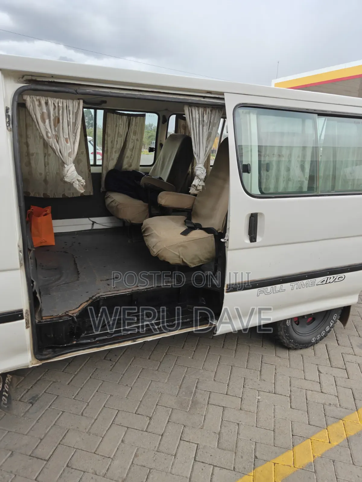 Toyota HiAce 1999 White