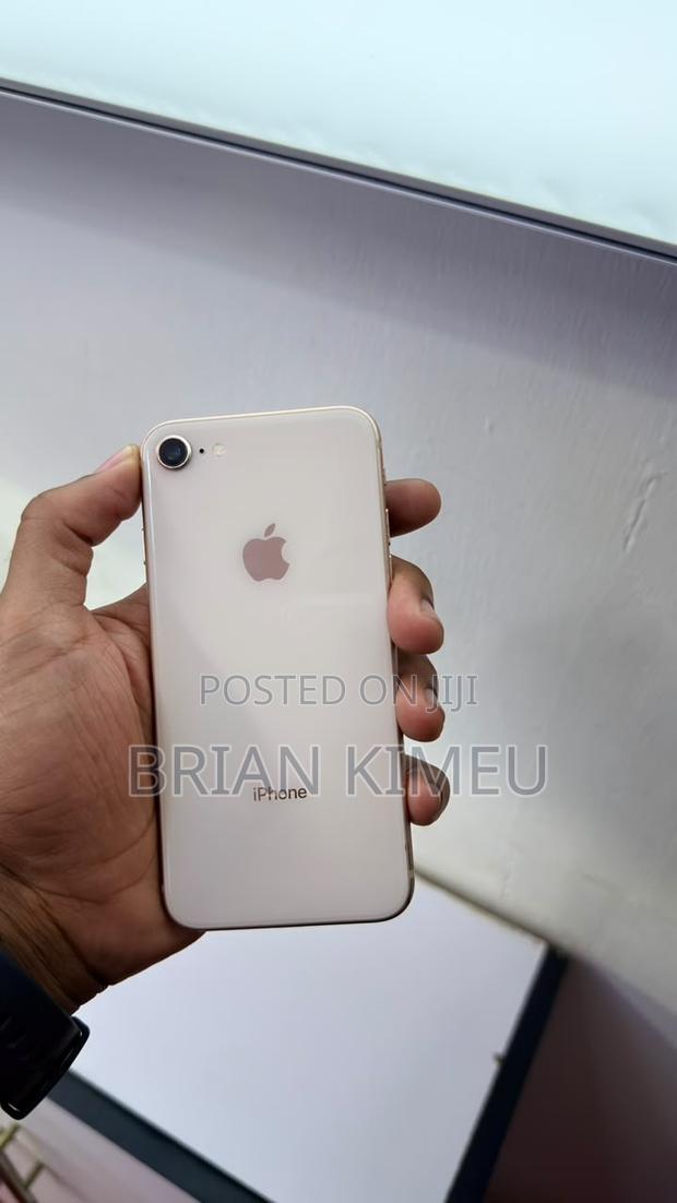 Apple iPhone 8 64 GB Gold - thumbnail 3