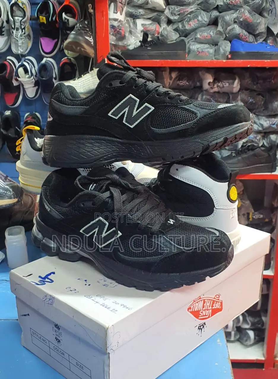 New Balance 2002r