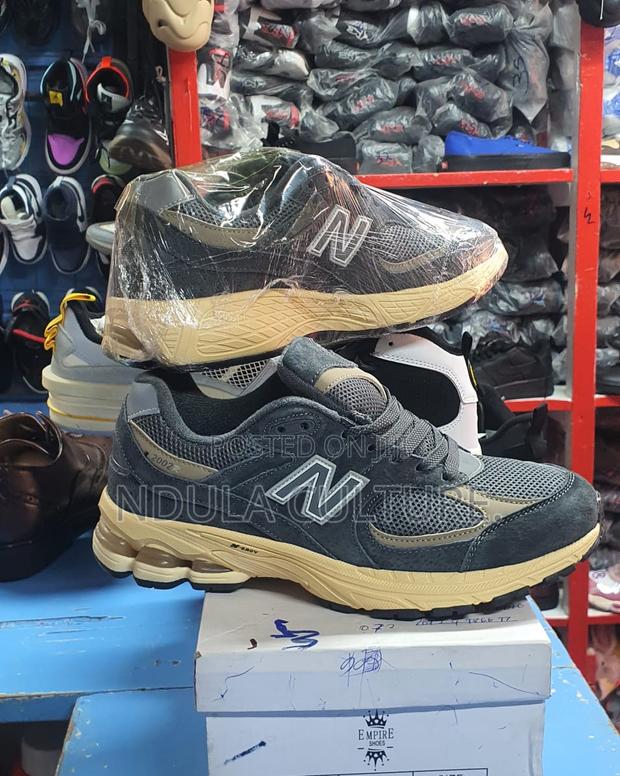 New Balance 2002r - main view