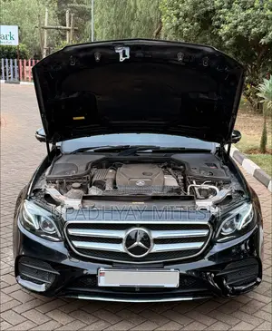 Mercedes-Benz E200 2016 Black