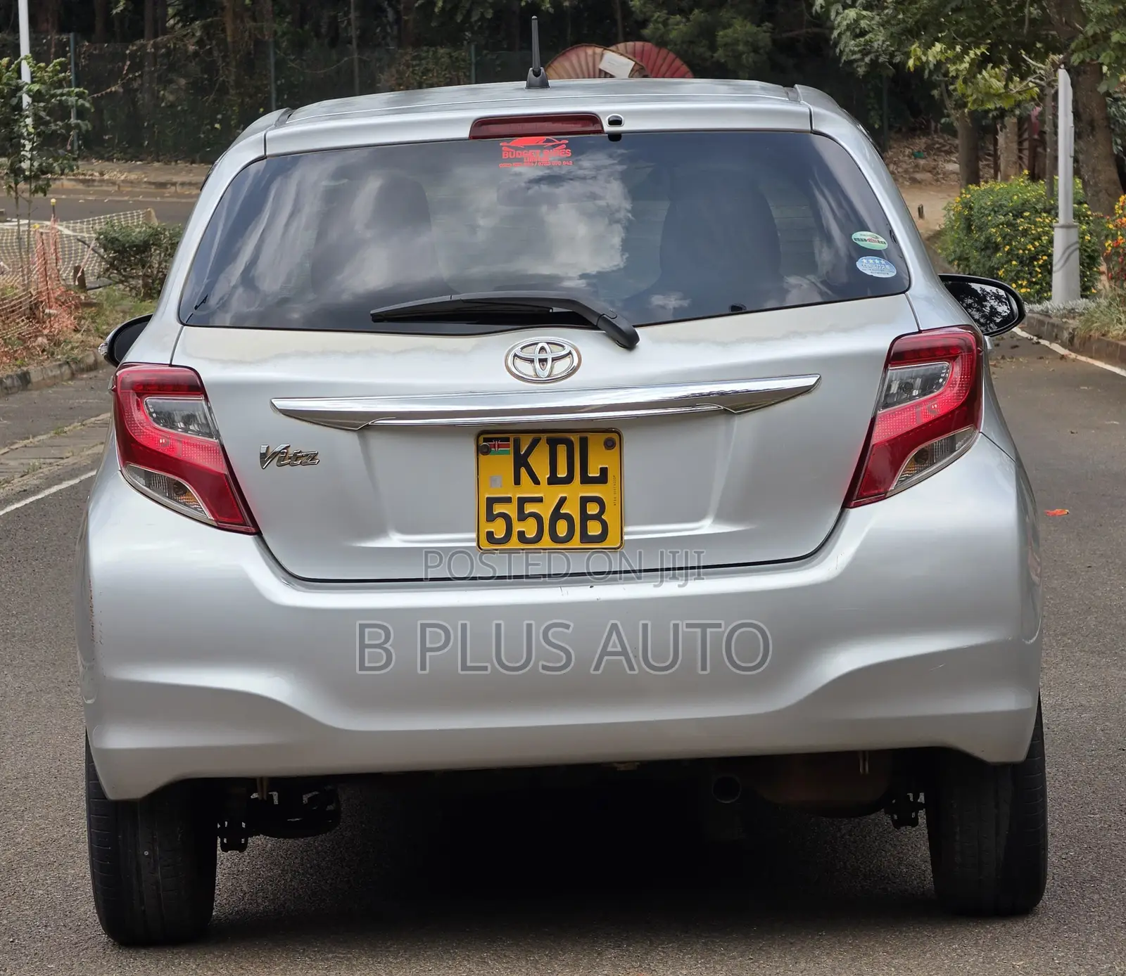 Toyota Vitz 2015 Silver
