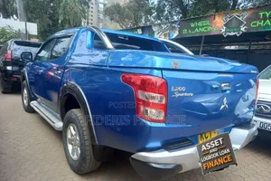 Mitsubishi L200 2018 Blue