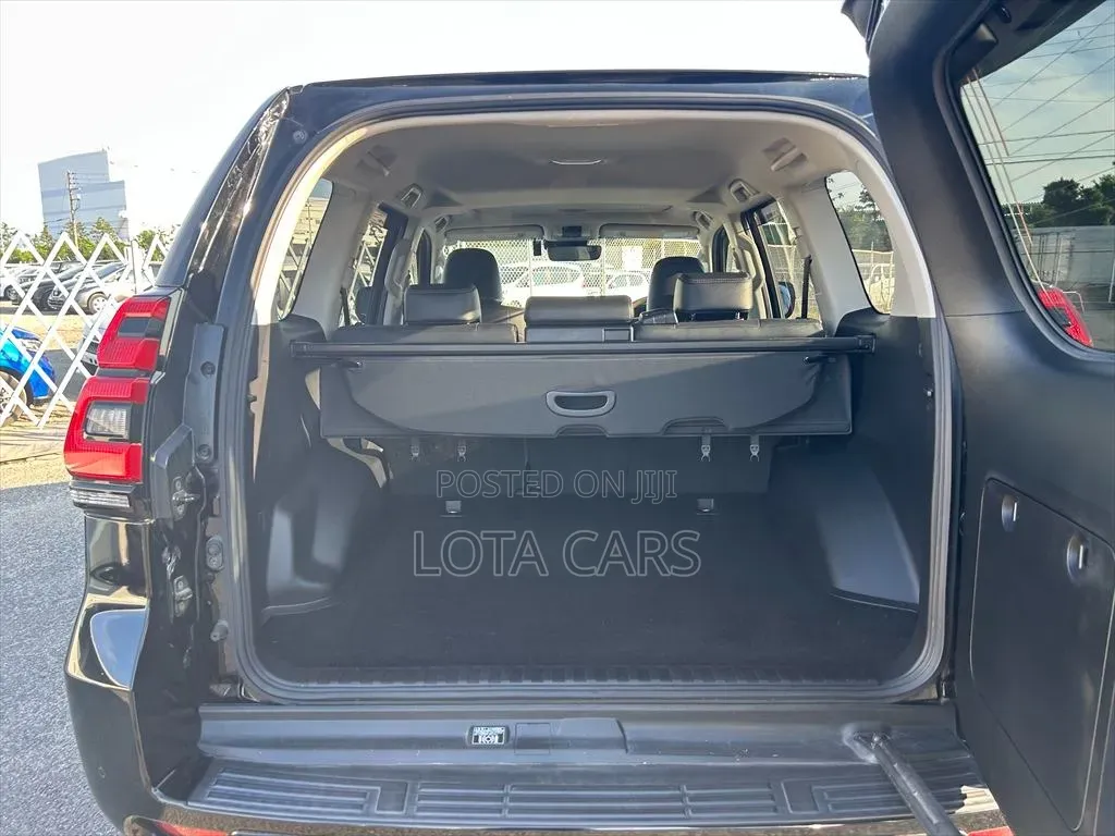 Toyota Land Cruiser Prado 2021 White