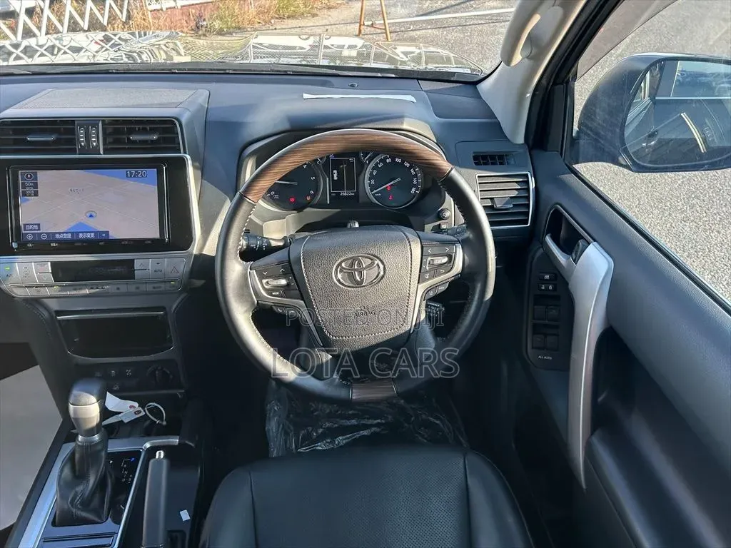 Toyota Land Cruiser Prado 2021 White