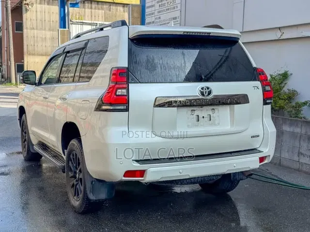 Toyota Land Cruiser Prado 2021 White