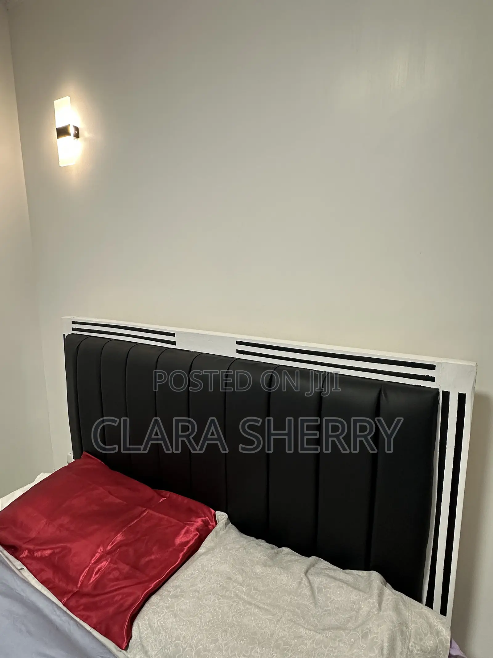 5 by 6 Black and White Slightly Used Mocket BED