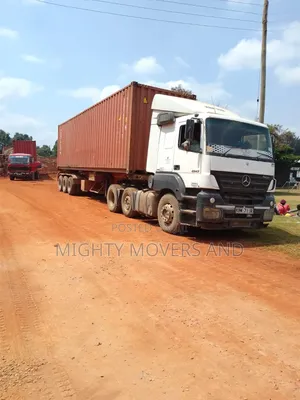 Trailer. Transportation Services Accesible