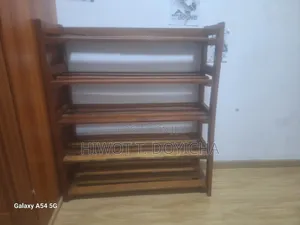 Wooden 5-Tier Shoe Rack – Solid Wood – Excellent Condition