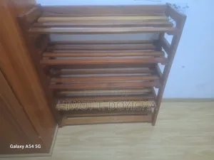 Wooden 5-Tier Shoe Rack – Solid Wood – Excellent Condition