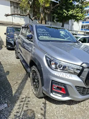 Toyota Hilux 2019 Silver