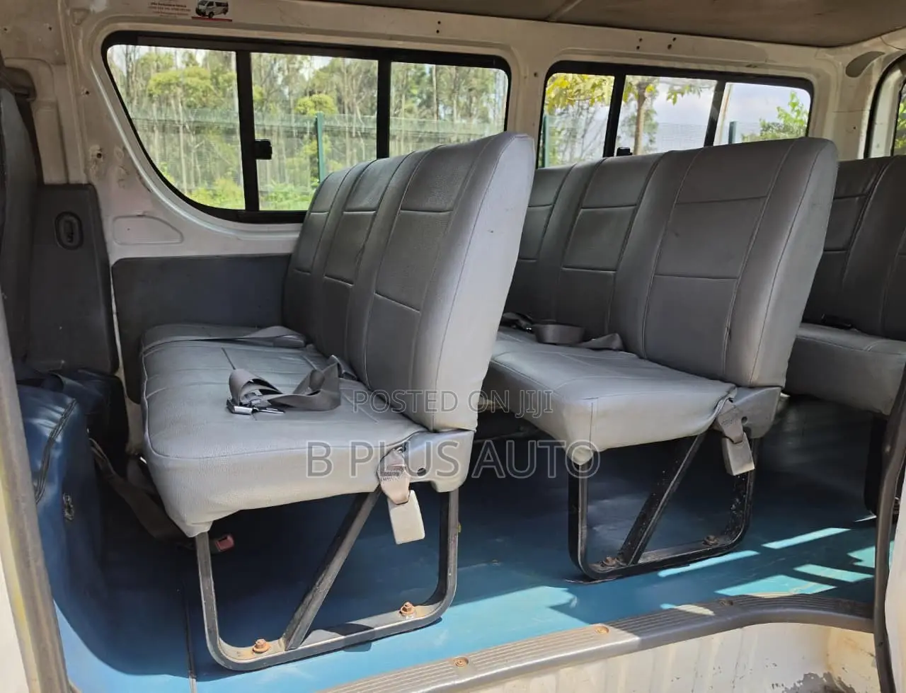Toyota HiAce 2007 Yellow