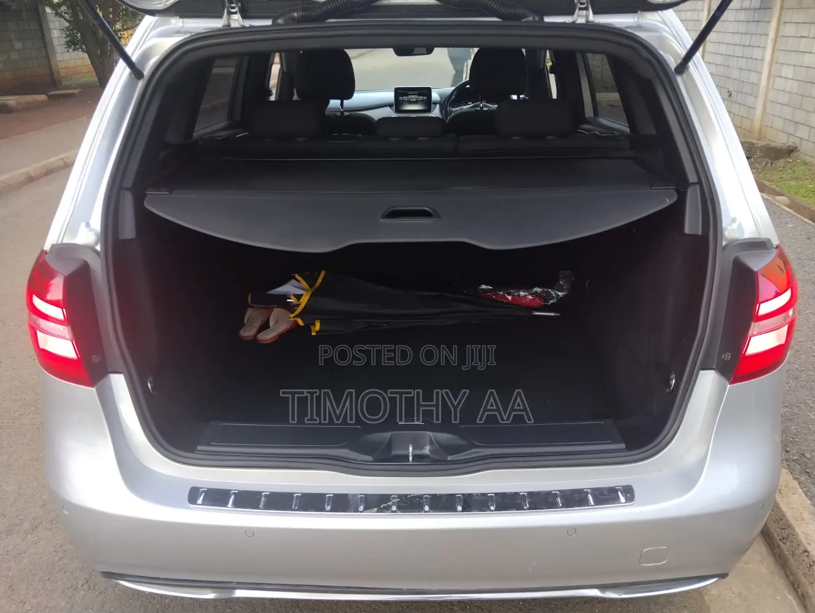 Mercedes-Benz B-Class B180 Petrol 2015 Silver