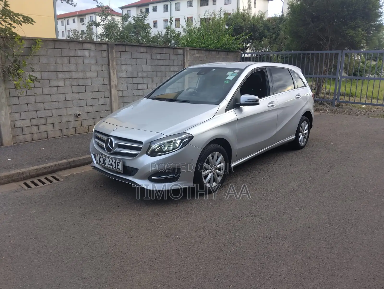 Mercedes-Benz B-Class B180 Petrol 2015 Silver