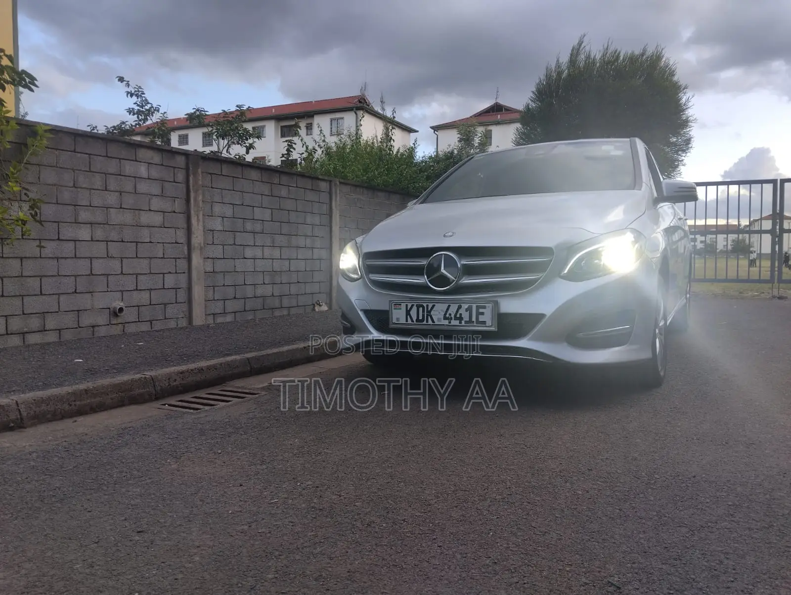 Mercedes-Benz B-Class B180 Petrol 2015 Silver