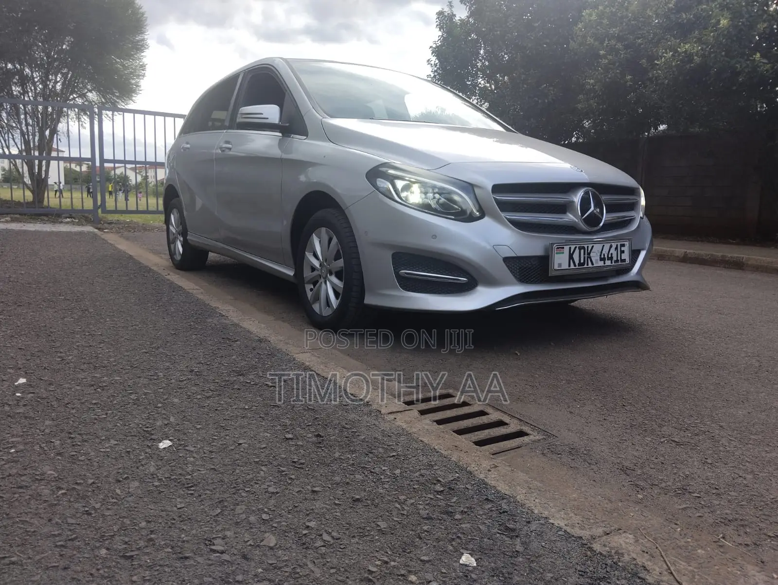 Mercedes-Benz B-Class B180 Petrol 2015 Silver